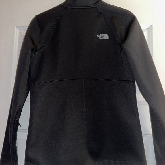TNF Woman’s Apex Bionic Jacket - Picture 2 of 2